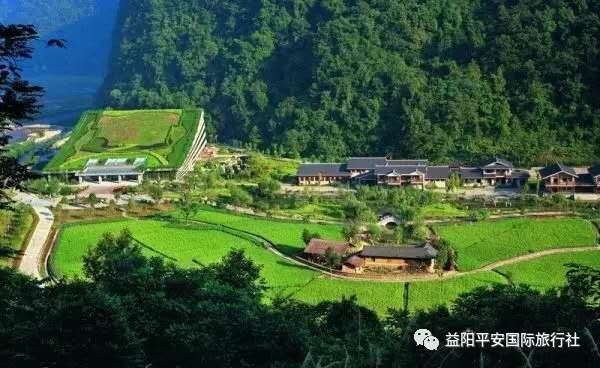 　张家界大峡谷、玻璃桥、黄龙洞品质纯玩两日游c2