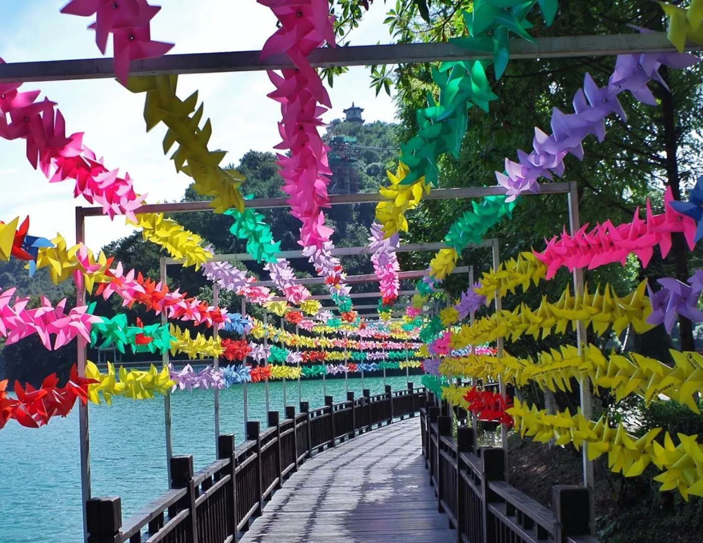 长沙石燕湖天空玻璃廊桥一日游