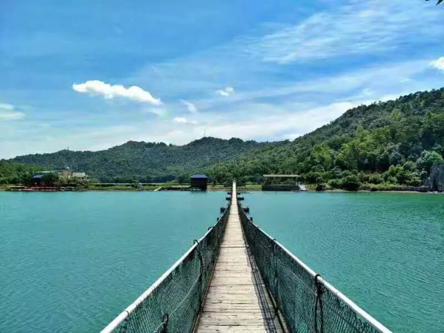 长沙石燕湖天空玻璃廊桥一日游